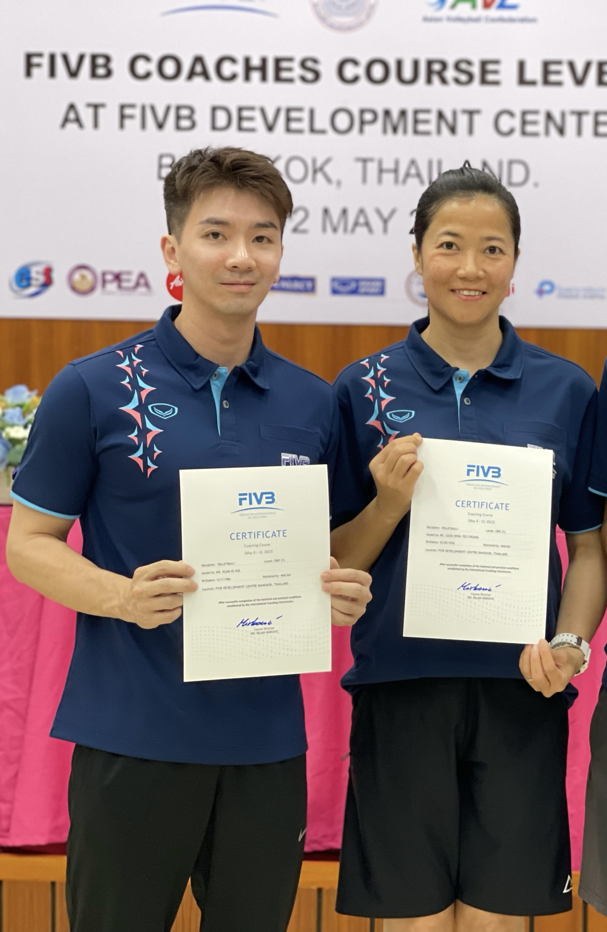 1. 許坤堯（左）、鄭穎怡獲FIVB國際一級排球教練資格.jpg